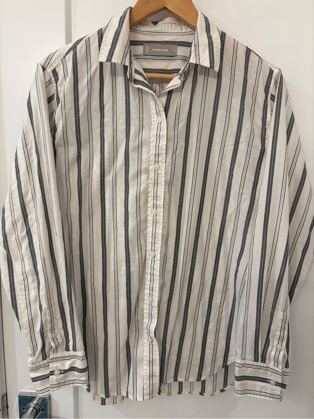 Everlane women’s White Button-Up Shirt with Black Vertical Stripes